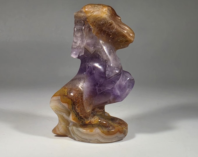 Amethyst Lace Horse Carving