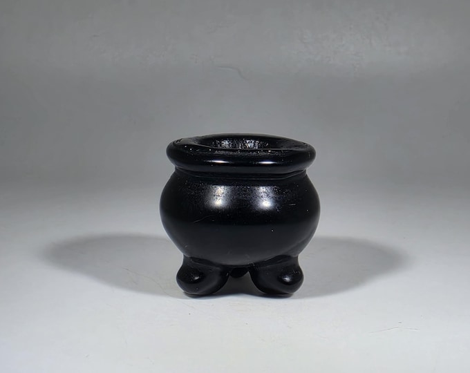 Obsidian Cauldron Carving 1.1"