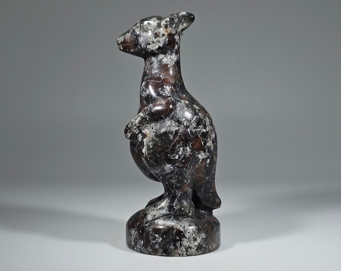 Yooperlite Kangaroo Carving