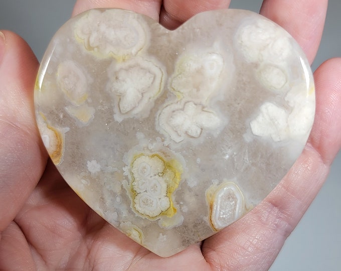 Flower Agate Heart Carving