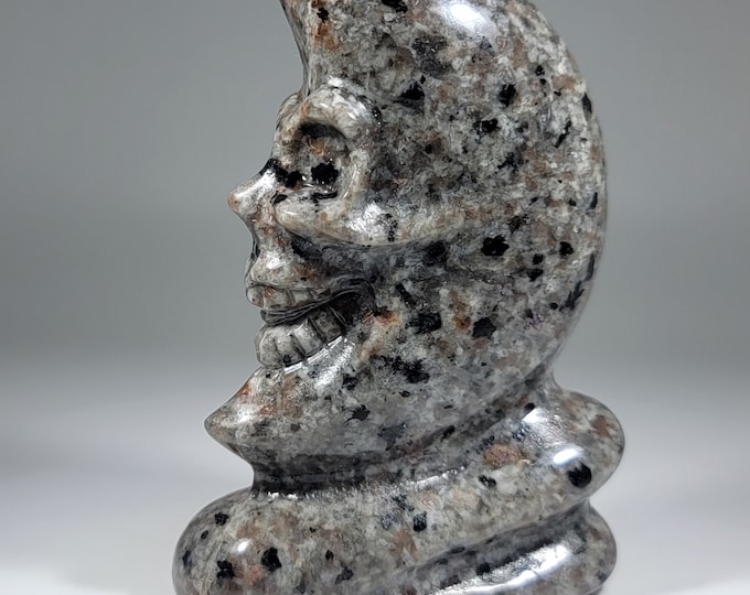 Yooperlite Skull Moon Carving