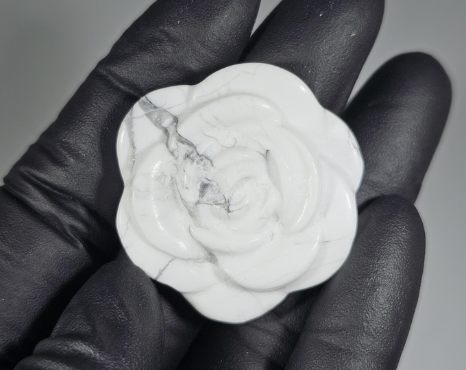 Howlite Rose Carving