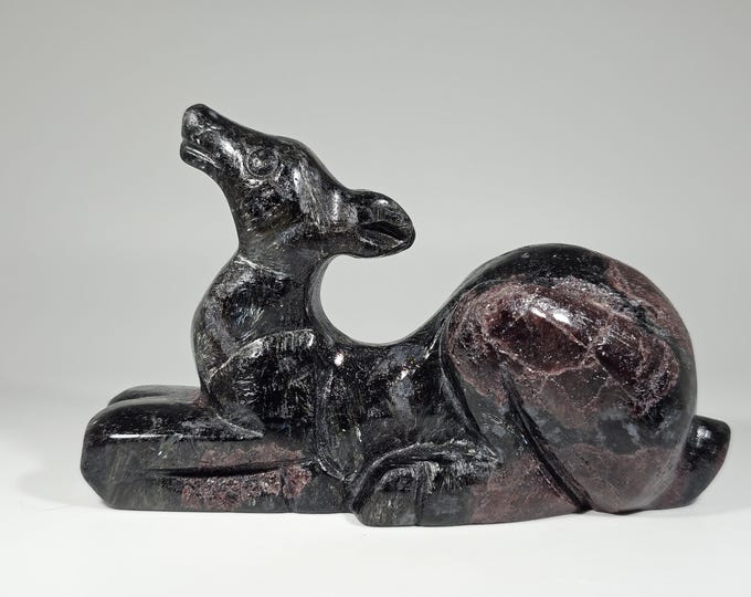 Garnet in Arfvedsonite Deer Carving