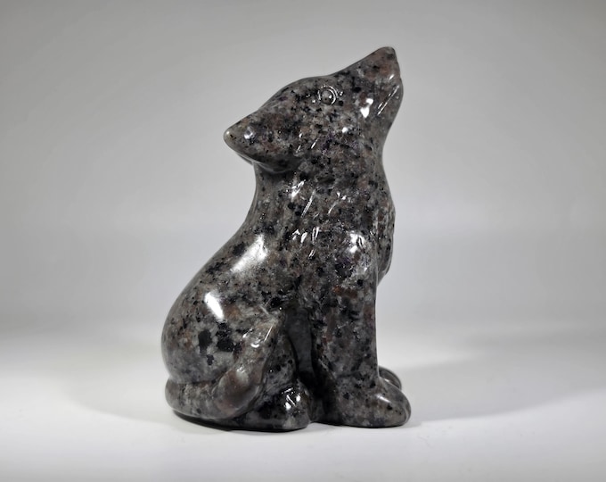 Yooperlite Wolf Carving UV Reactive