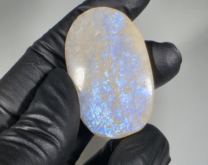 Moonstone Palm Stone