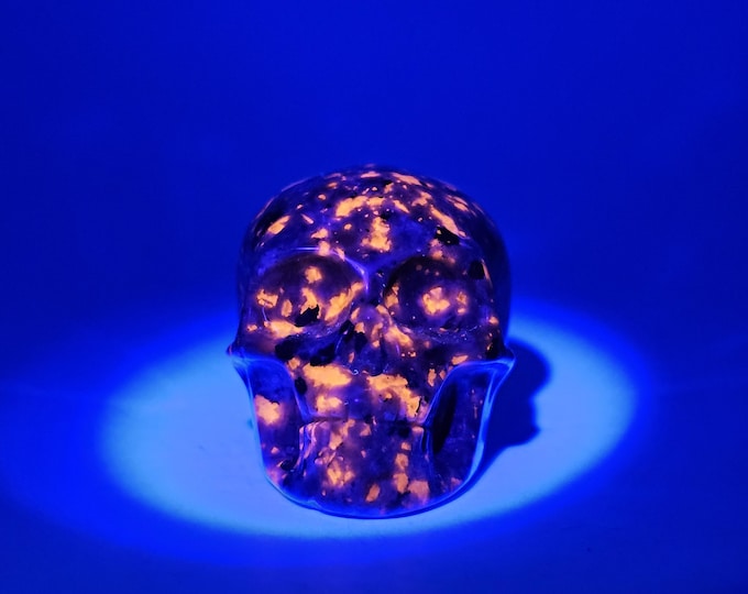 2" Yooperlite Skull Carving UV Reactive