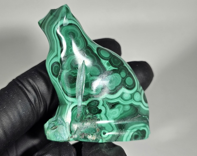 Malachite Cat Carving