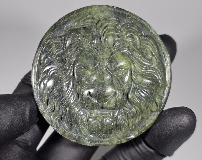 Green Jade Lion Carving