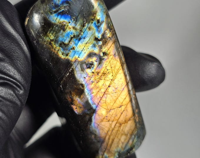Flashy Labradorite Freeform