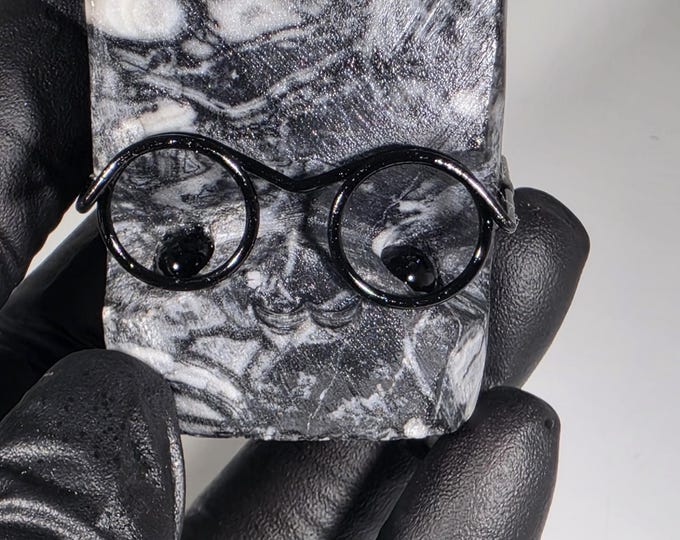 Crinoid Fossil Pet Rock Carving