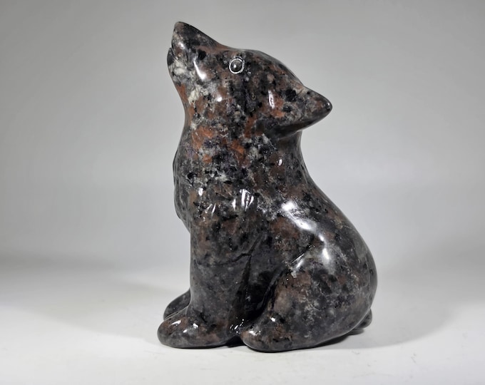 Yooperlite Wolf Carving UV Reactive