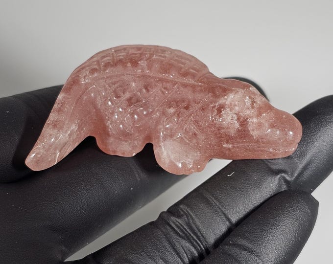 Strawberry Quartz Alligator Carving 1.9" long