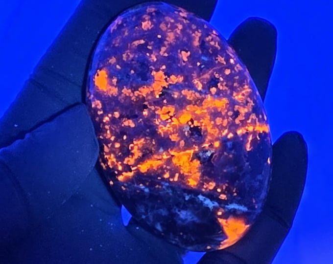 Yooperlite Palm Stone UV Reactive  *Imperfect
