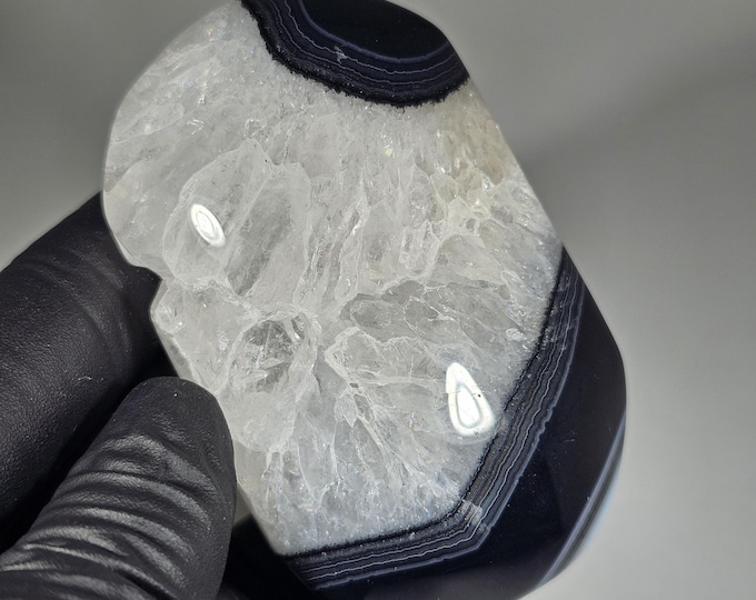 Black Agate Palm Stone