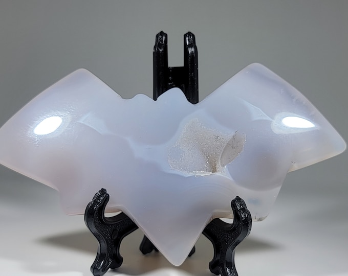 Druzy Agate Bat Carving