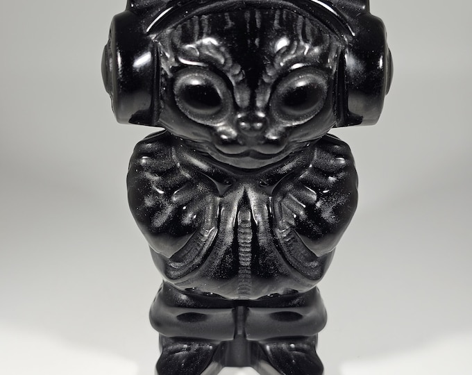 Obsidian Cat Carving