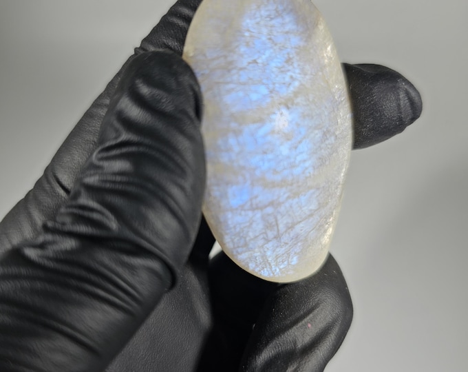 Moonstone Palm Stone