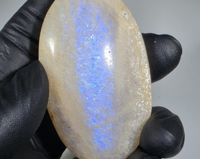 Moonstone Palm Stone