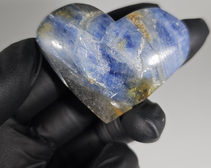 Kyanite Heart