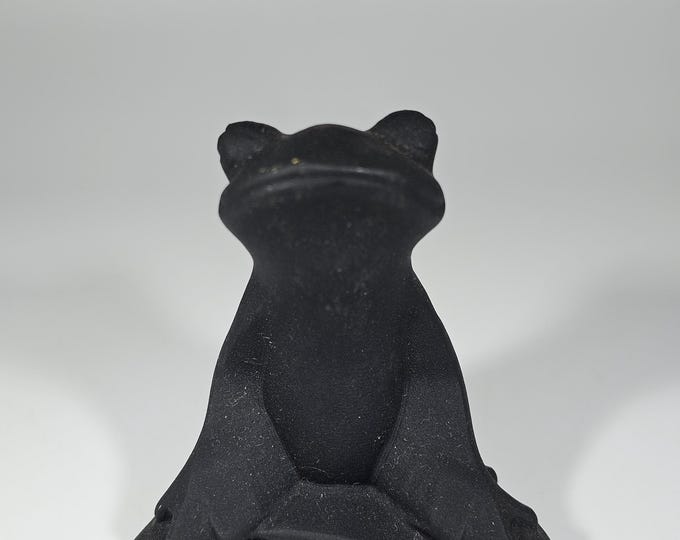 Obsidian Frog Carving