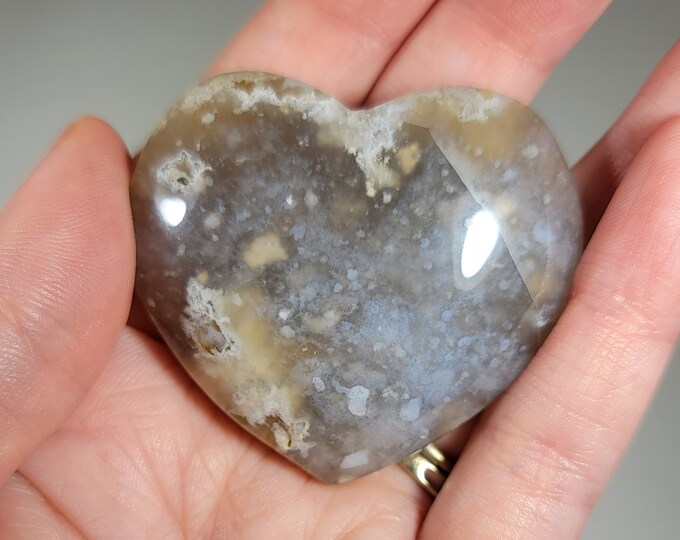 Flower Agate Heart Carving
