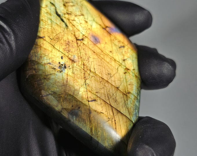 Flashy Labradorite Freeform