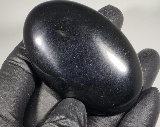 Obsidian Palm Stone