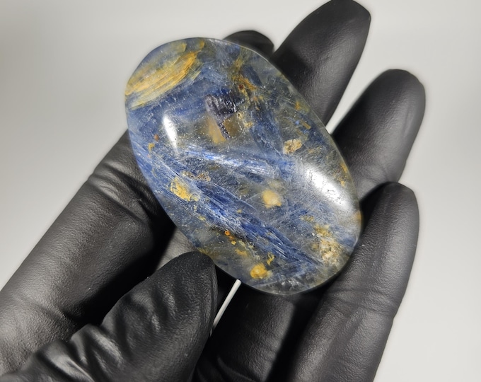 Kyanite Palm Stone