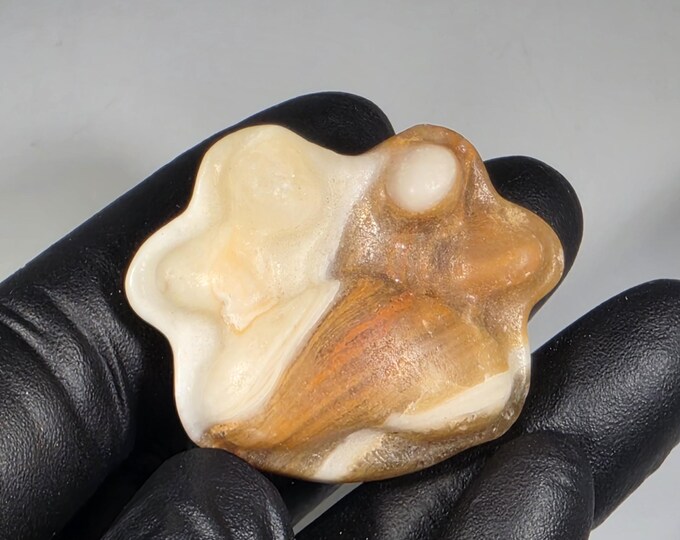 Amber Calcite Paw Carving 1.3"