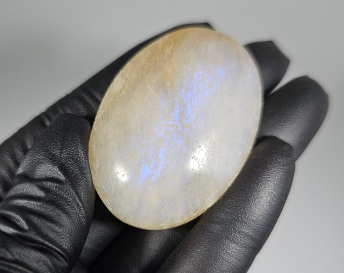 Moonstone Palm Stone