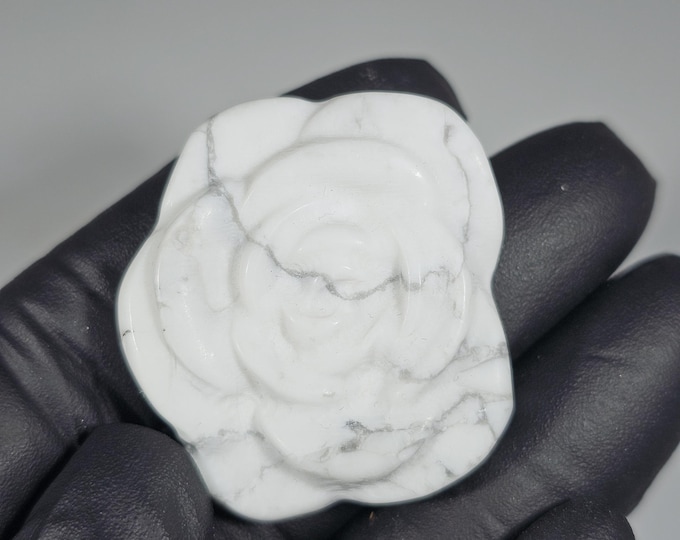 Howlite Rose Carving