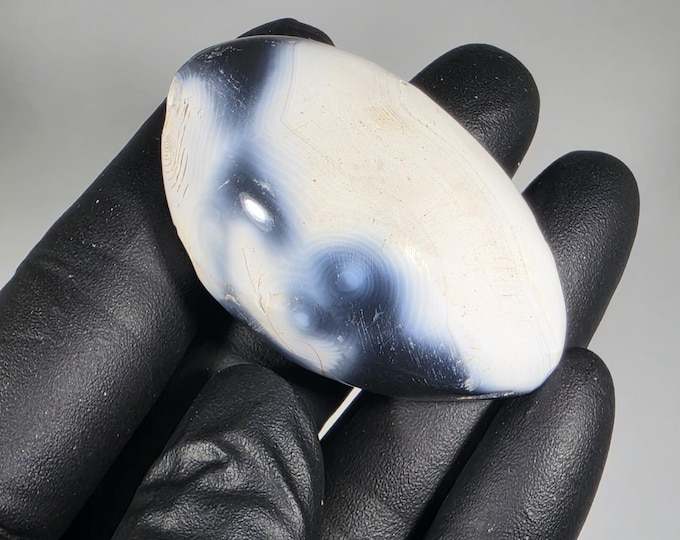 Orca Agate Palm Stone