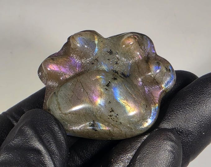 Labradorite Cat Paw Carving 1.3"