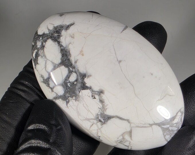 Howlite Palm Stone *Imperfect