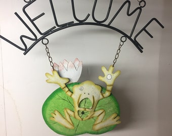 Frog Hanging Welcome Sign