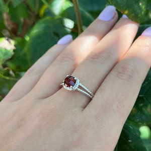 Natural Garnet Ring in Solid 925 Sterling Silver 1.3ct Natural Stone Round Cut Ring January Birthstone Dainty Jewelry Gift