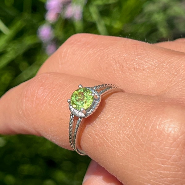 Natural Peridot Roped Ring in Solid 925 Sterling Silver .8ct Natural Stone Round Cut Ring August Birthstone Jewelry Gift