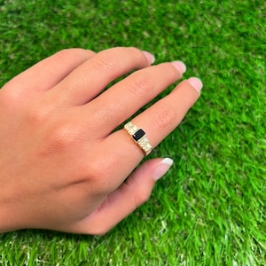 Natural 14K Yellow Gold Blue Sapphire Vintage Ring Estate Ring Cocktail Ring