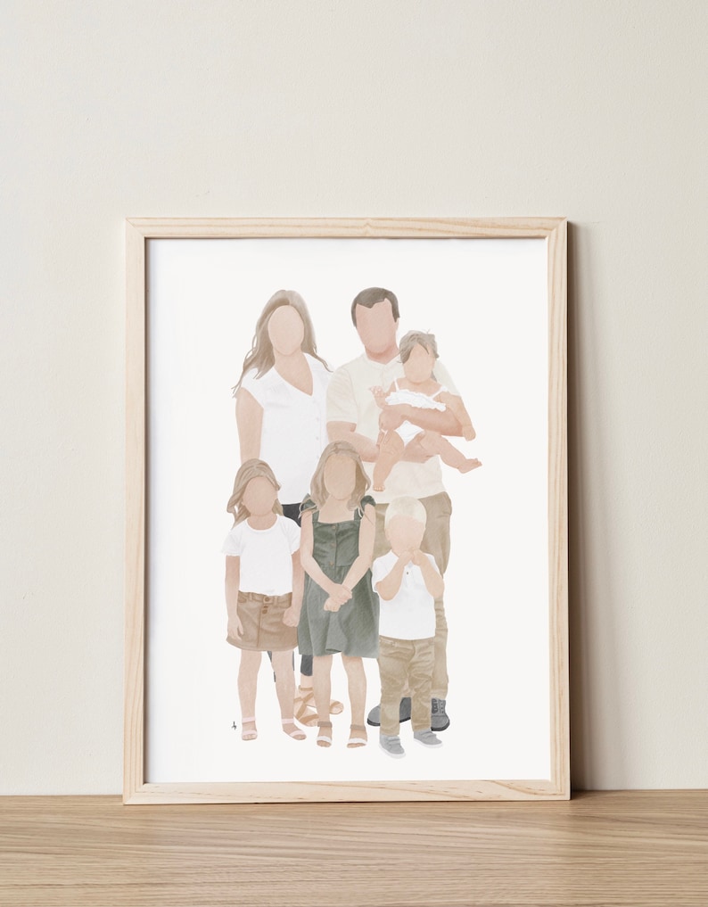 K&ouml;nnte beinhalten: Eine Aquarell-Illustration eines Familienportr&auml;ts. Die Familie besteht aus zwei Eltern, drei Kindern und einem Baby. Die Eltern stehen hinten, die Kinder davor. Das Baby wird vom Vater gehalten. Die Familie ist in neutralen Farben gekleidet und der Hintergrund ist wei&szlig;.