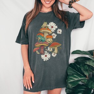 Mushroom Shirt, Cottagecore T Shirt, Frog Shirt, Dark Cottagecore TShirt