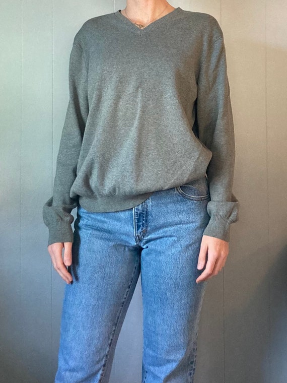 2000s Calvin Klein V-neck gray sweater