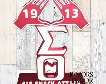 PERSONALIZED 1913 Delta Hands Greek Letter Display, Book Shelf or Desk Accessory - Custom Line Name & Number Size: 9.5 in H x 7 in W