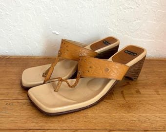 Sandales vintage en cuir à petits talons, style années 90 (Y2K), pointure 8,5.