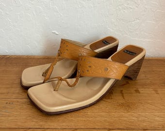 Sandali vintage anni '90 in pelle con tacco basso, taglia 8.5