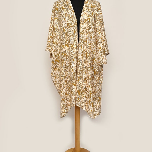 Kimono gelb weiß Blumen Viskose