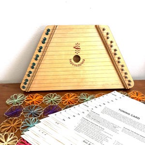 Vintage THE MUSIC MAKER String Instrument, "Перепелочка" Lap Harp, Russian, Made in Belarus, unique musical instruments, vintage unique toys
