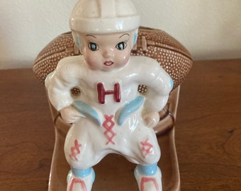 Retro Vintage Napco 1960s small football player planter or toothbrush holder. This little guy is sweet, adds a touch of retro to any home.