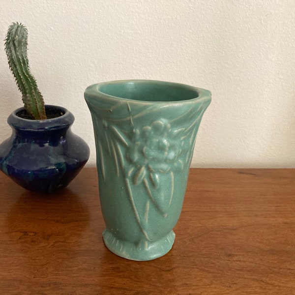 Nelson McCoy Early Depression Era 1930s Leaf & Berry Vase Unsigned typical for age. Beautiful blue with raised berry and leaf relief.