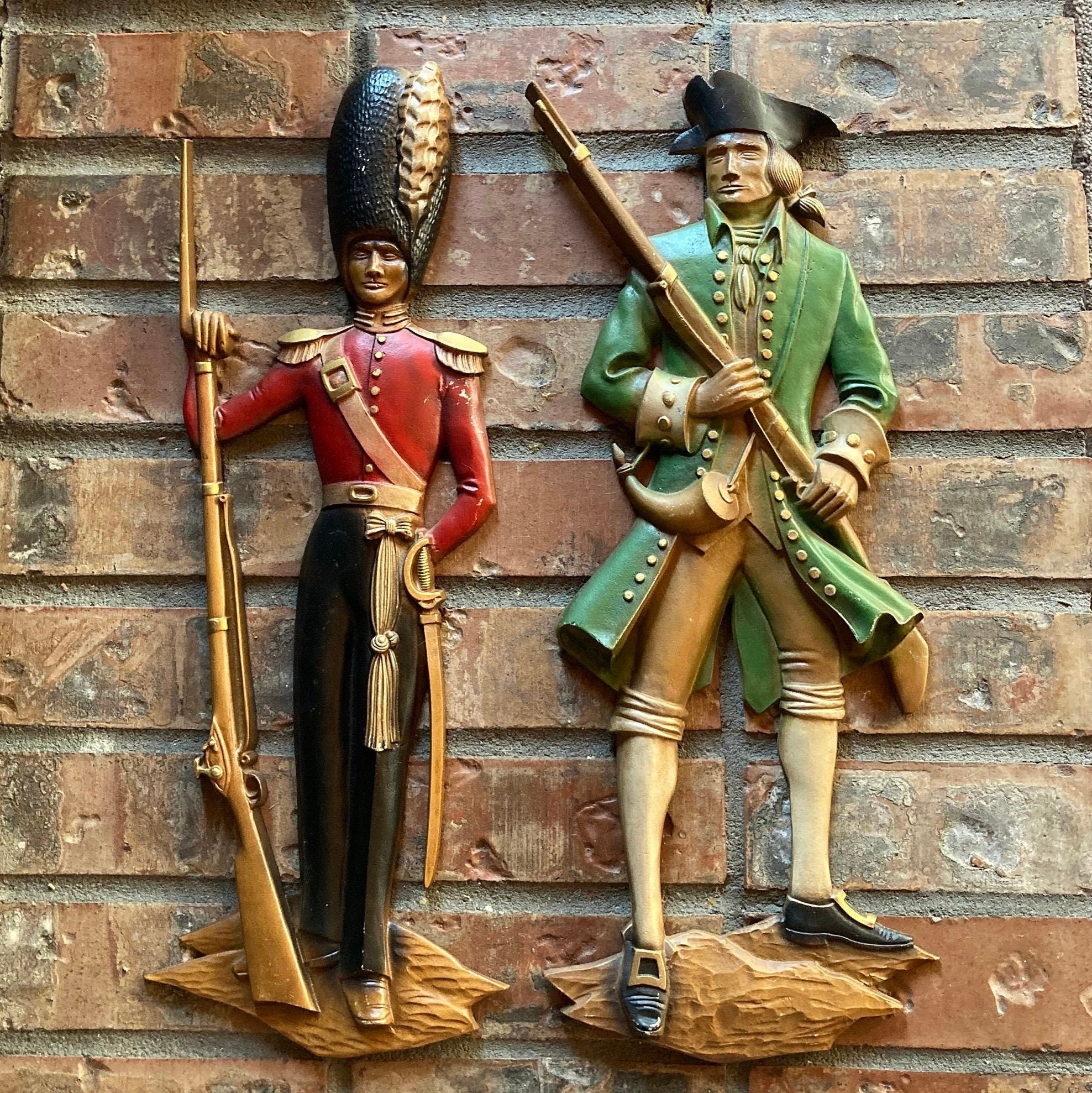 Vintage 1960 Sexton Cast Metal Minuteman & British Soldier Wall