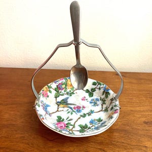 1950s Charming English Heritage Chinz Lorna Doone pattern relish serving dish with silver metal hanging spoon. Beautiful condiment dish!